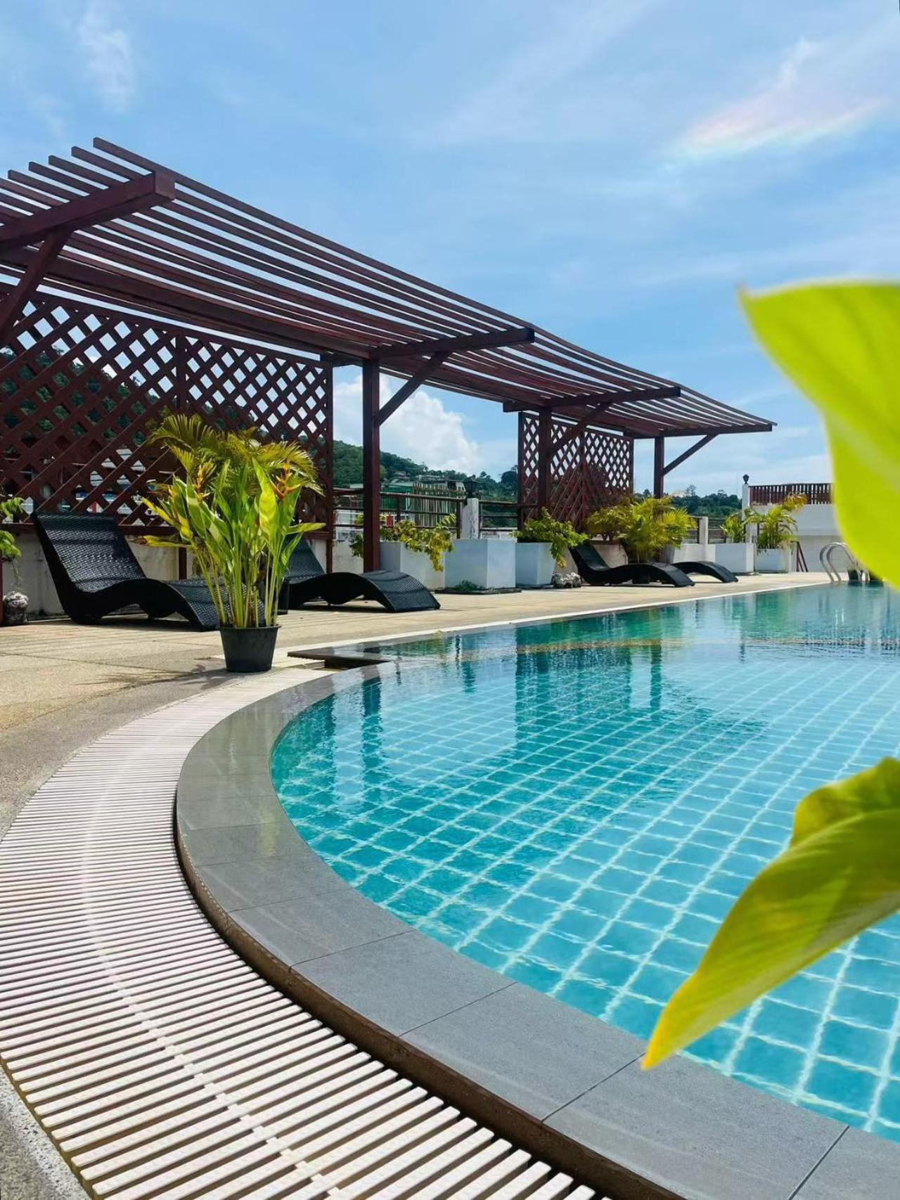 Blue Skyline Hotel Patong Exterior foto